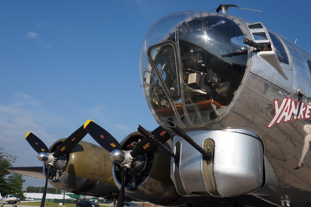 B-17_Walkaround_03.jpg