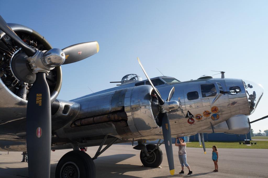 B-17_Walkaround_07.jpg