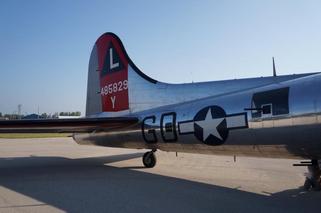 B-17_Walkaround_08.jpg