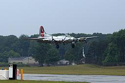 B-17_Arrival_04.jpg