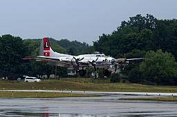 B-17_Arrival_05.jpg
