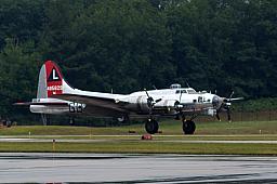 B-17_Arrival_06.jpg