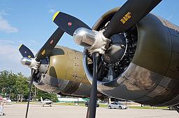 B-17_Walkaround_06.jpg