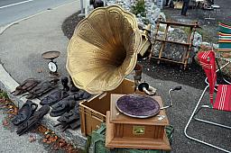 075-BrunigPassFleaMkt_02.jpg 075-BrunigPassFleaMkt_02.jpg