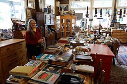 075-BrunigPassFleaMkt_06.jpg 075-BrunigPassFleaMkt_06.jpg
